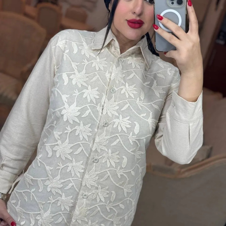 شومیز دانتل دار کرم